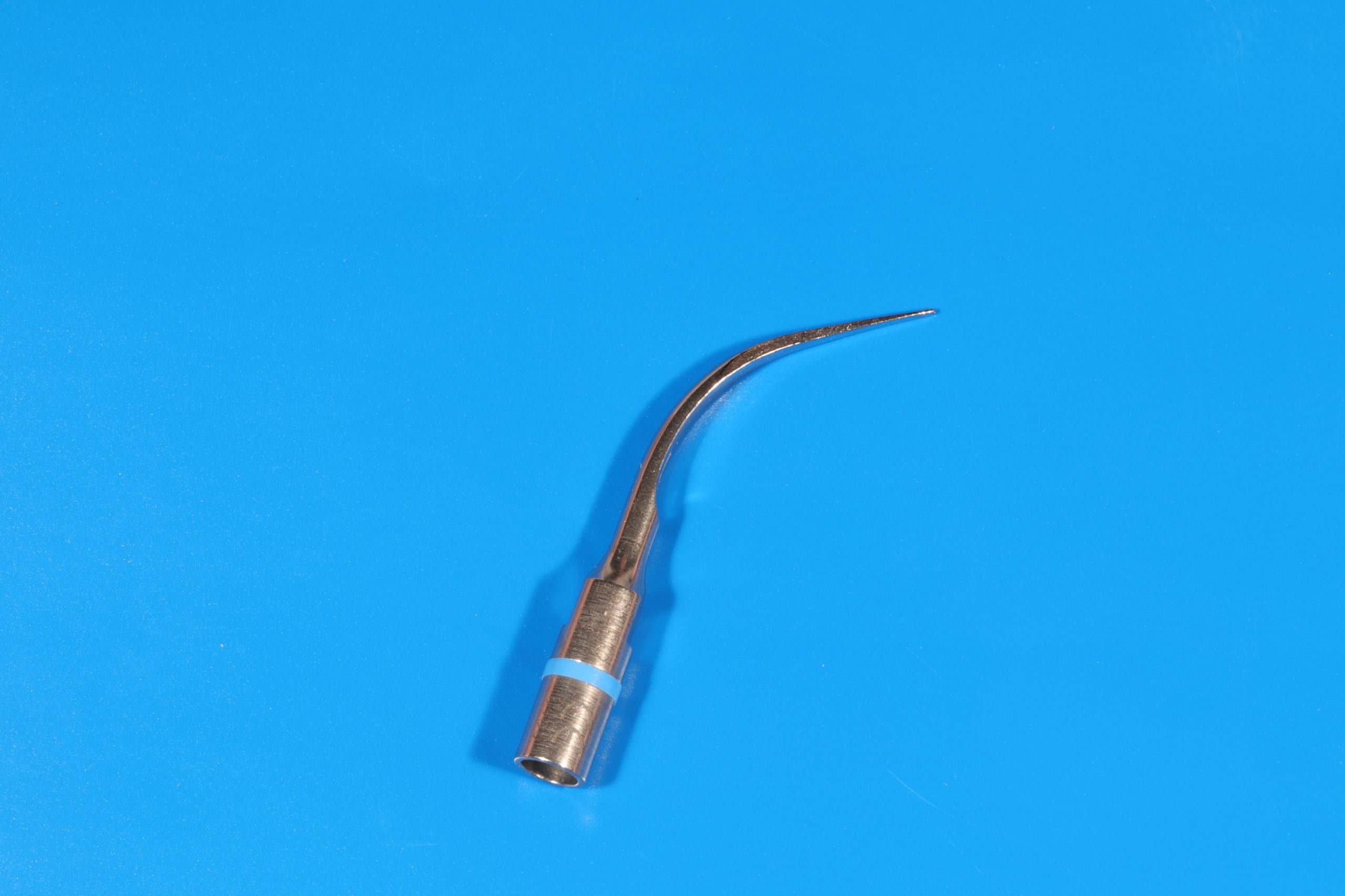 ultrasonic scaling tip under microscope view